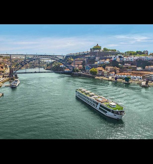 Emerald Radiance cruising Douro in Porto